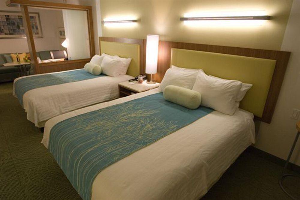 Springhill Suites Tallahassee Central Room photo